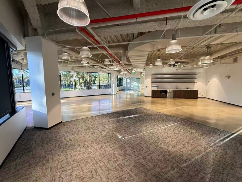 More Photos Of 4590 MacArthur Blvd, Newport Beach Office For Lease