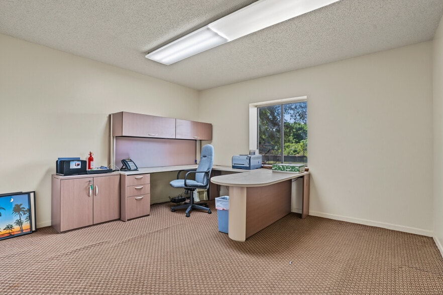 More Photos Of 12625 40th St N, Clearwater Warehouse For Sale
