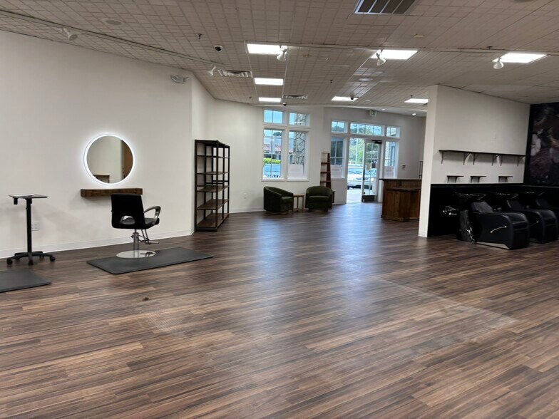 More Photos Of 451-465 Canyon del Rey Blvd, Del Rey Oaks Unknown For Lease