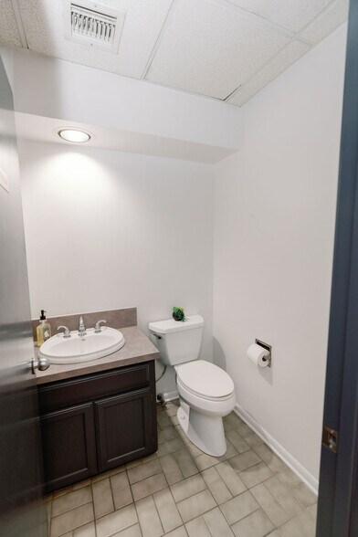 More Photos Of 2215 Midwestern Pky, Wichita Falls Medical For Lease