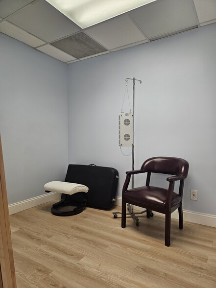 More Photos Of 230 Hilton Ave, Hempstead Medical For Sale