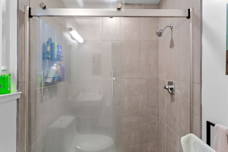 More Photos Of 2427 McKinley Ave, Berkeley Apartments For Sale