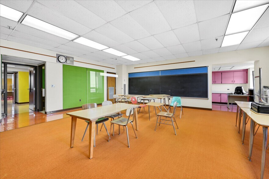 More Photos Of 2389 Main St, Northampton Office For Sale