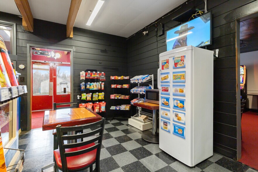 More Photos Of 1414 Oregon Ave, Klamath Falls Office For Sale