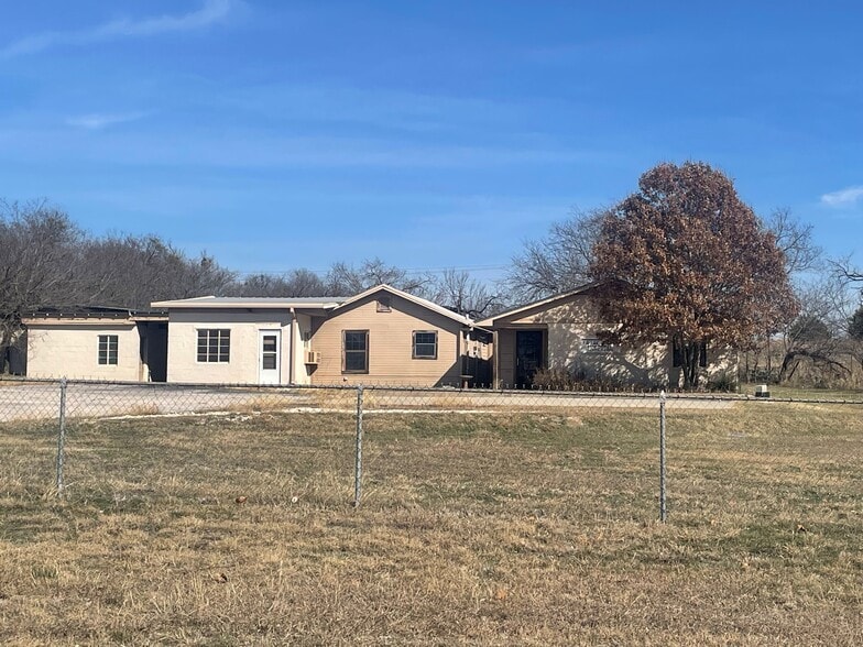 Primary Photo Of 1312 N US Highway 281, Lampasas Healthcare For Sale