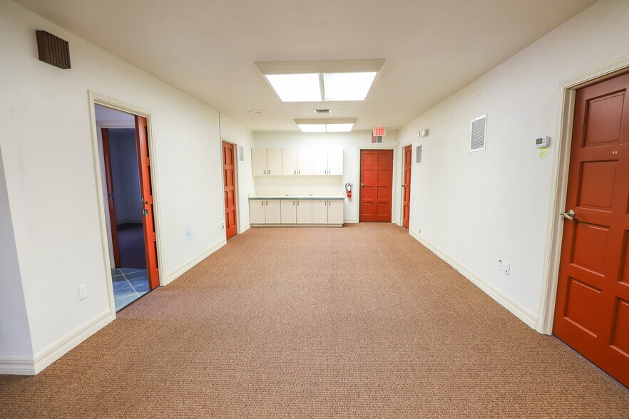 More Photos Of 305 SE 2nd Ave, Gainesville Office For Lease