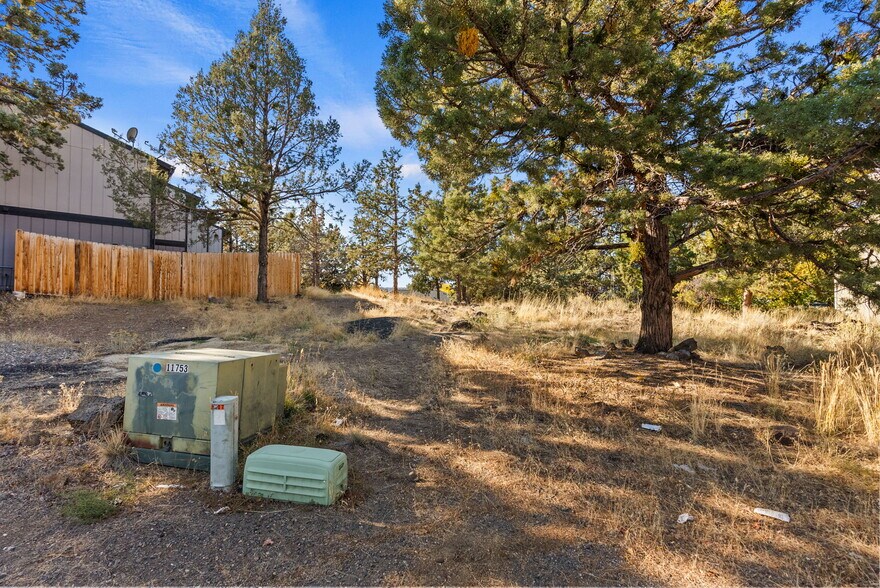 More Photos Of 2101 NE Holliday Ave, Bend Land For Sale