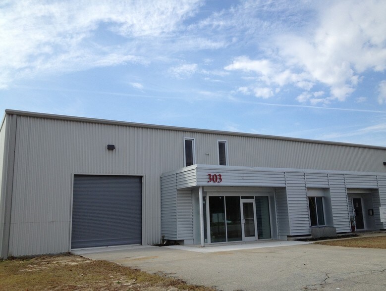 More Photos Of 303 Gadsden St, Columbia Warehouse For Lease