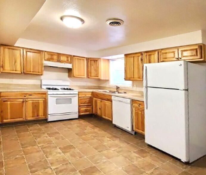 More Photos Of 1267 SE Holman Ave, Dallas Apartments For Sale