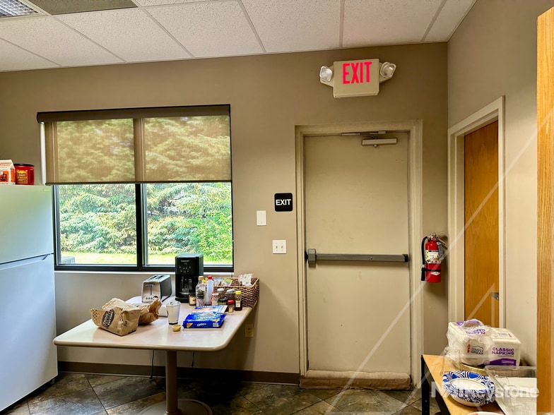 More Photos Of 45 Commerce Dr, Wyomissing Office For Lease