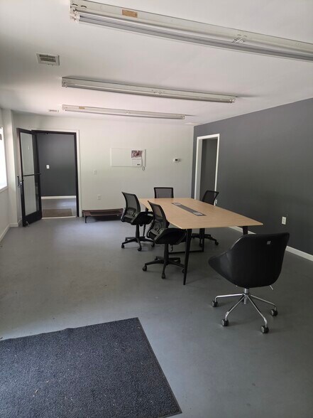 More Photos Of 3795 Evans Rd, Cumming Warehouse For Lease