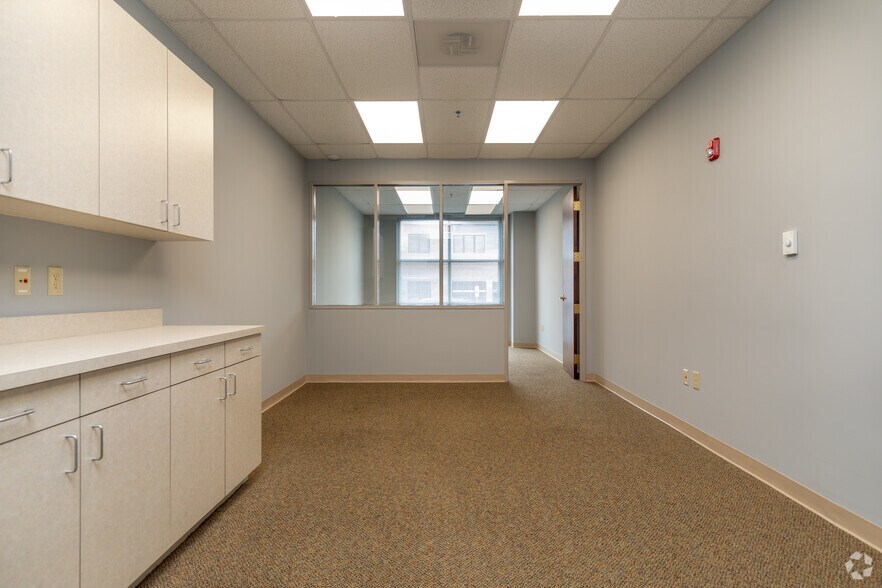 More Photos Of 50101 Governors Dr, Chapel Hill Office For Lease