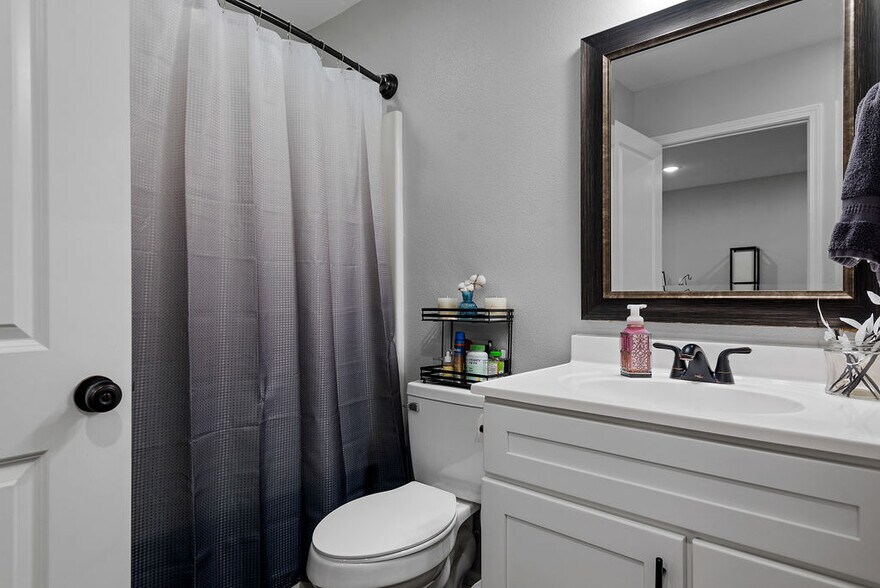 More Photos Of 124 S College St, Mountain Home Apartments For Sale