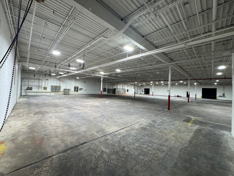 More Photos Of 2903 Lee Ave, Sanford Manufacturing For Sale