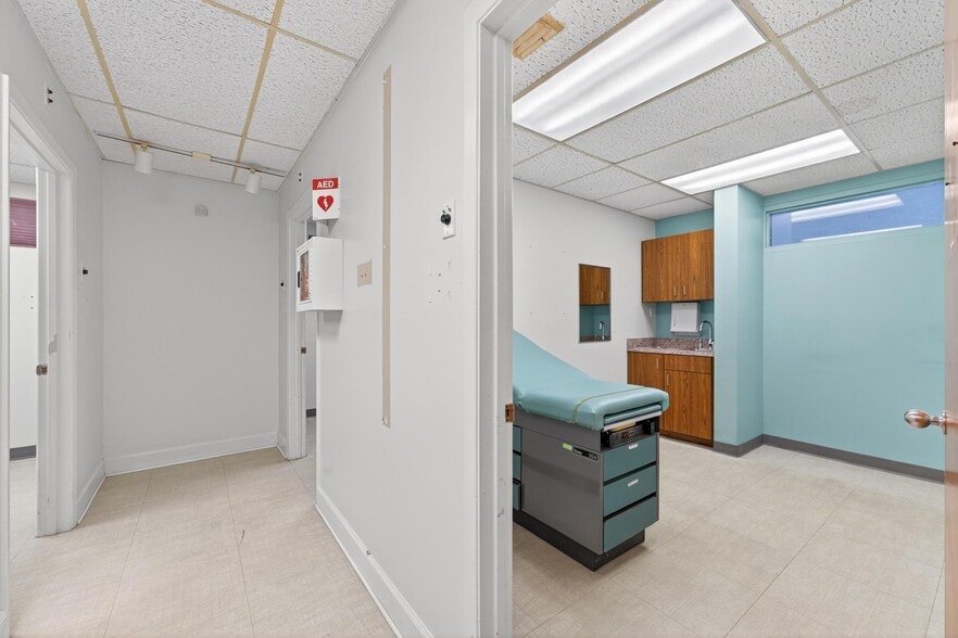 More Photos Of 220 N Westmonte Dr, Altamonte Springs Medical For Lease