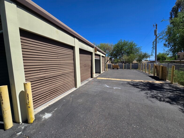 More Photos Of 10840 N Cave Creek Rd, Phoenix Self Storage For Sale