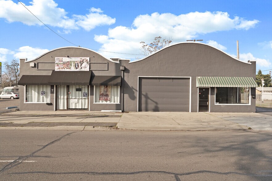 Primary Photo Of 1 N Cherokee Ln & 543 E Pine St, Lodi General Retail For Sale
