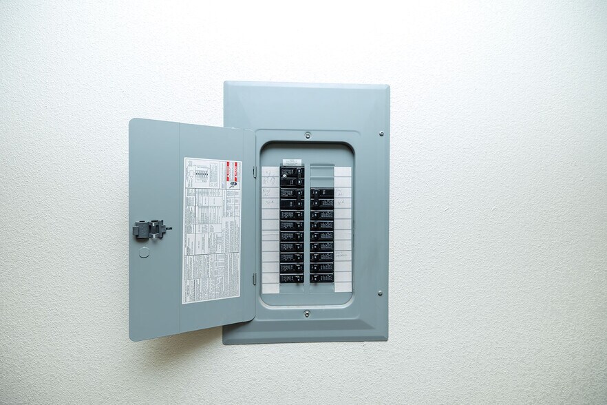 More Photos Of 116 W Pine Ave, El Dorado Office Residential For Sale