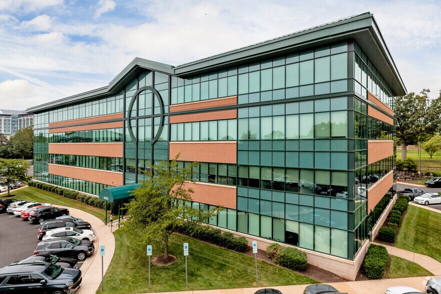 More Photos Of 19465 Deerfield Ave, Lansdowne Medical For Lease