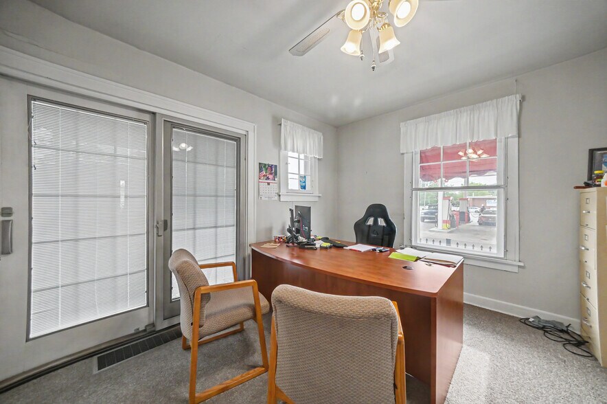More Photos Of 743 1/2 Harding Way W, Galion Office Residential For Sale