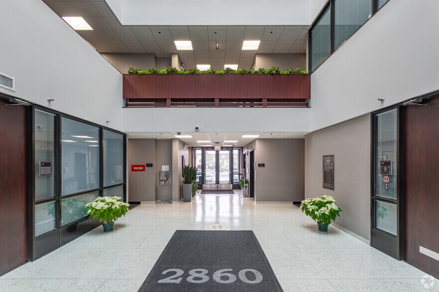 More Photos Of 2860 S River Rd, Des Plaines Office For Lease