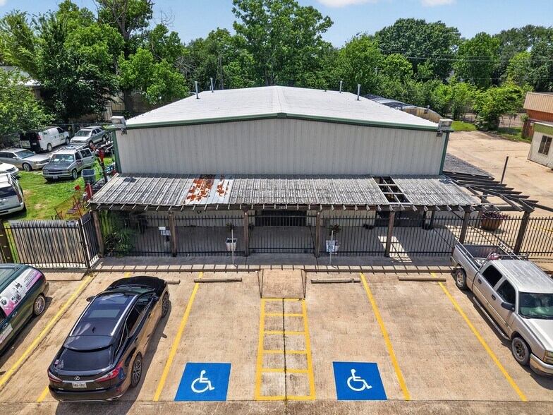 More Photos Of 2920 Dairy Ashford Rd, Houston Showroom For Sale