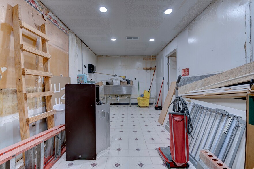 More Photos Of 4230 E FM 1462 Rd, Rosharon Storefront Retail Office For Lease
