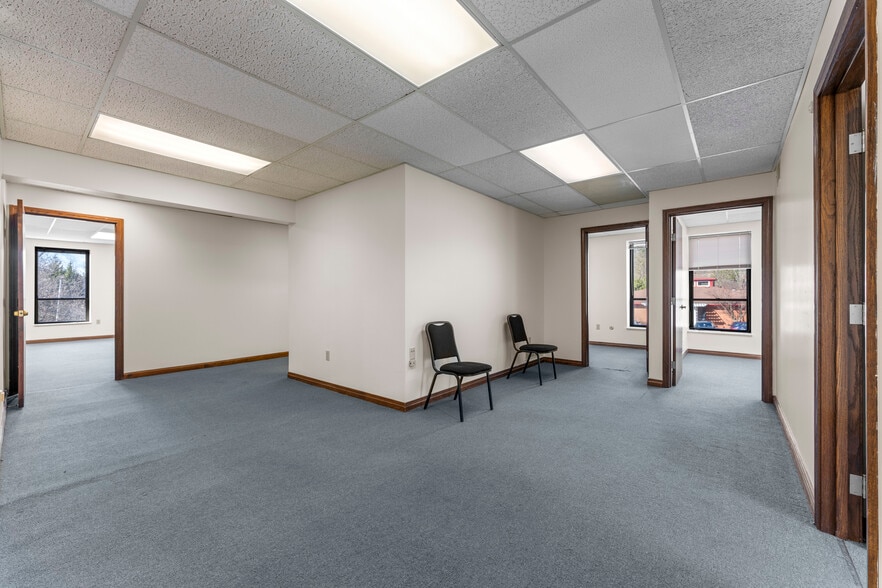 More Photos Of 600 Commerce Dr, Coraopolis Office Residential For Sale