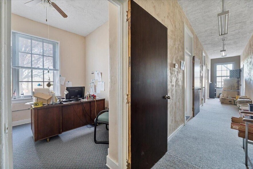 More Photos Of 21551 270th St, Mc Clelland Office For Sale
