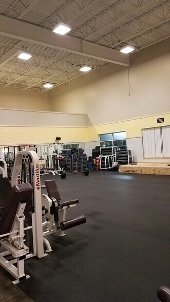 More Photos Of 100 Simsbury Rd, Avon Medical For Lease