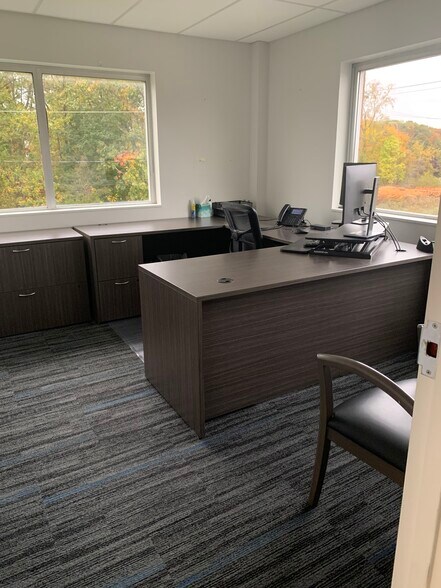 More Photos Of 300 Toll Gate Rd, Warwick Medical For Lease