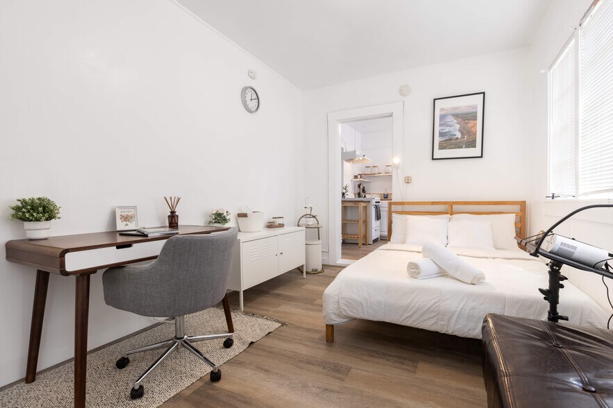 More Photos Of 400 Lagunitas Ave, Oakland Apartments For Sale