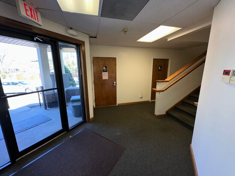 More Photos Of 121 Union Ave, Middlesex Office Residential For Lease