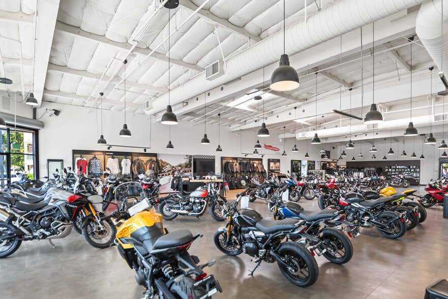 More Photos Of 456-460 Meridian Ave, San Jose Auto Dealership For Sale