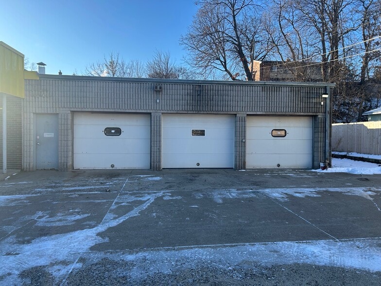 More Photos Of 745 Robert St S, Saint Paul Auto Dealership For Sale
