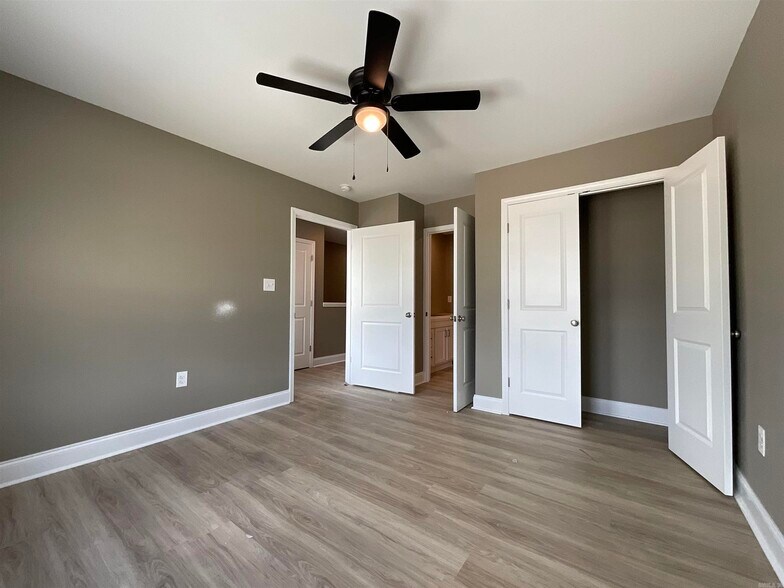 More Photos Of 405 & 407 E Center Street, Jacksonville Specialty For Sale