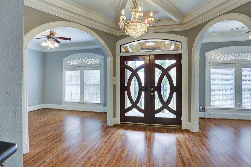 More Photos Of 2709 Blodgett St, Houston Medical For Sale