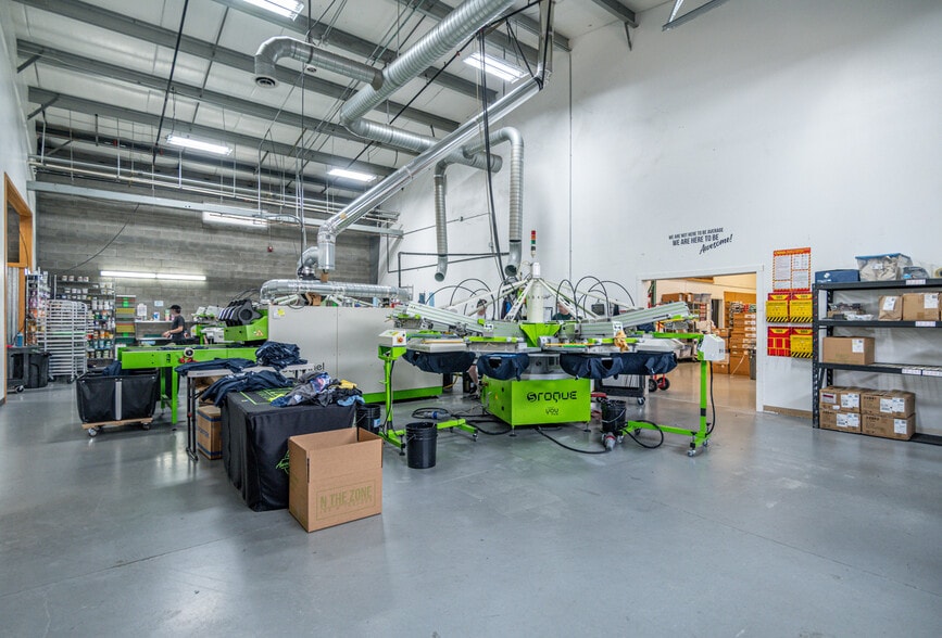 More Photos Of 62958 NE Layton Ave, Bend Light Manufacturing For Sale