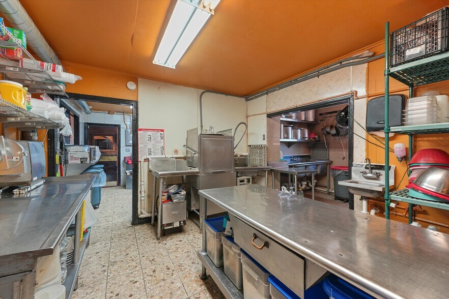 More Photos Of 9302 Highway 6, Hitchcock Restaurant For Sale