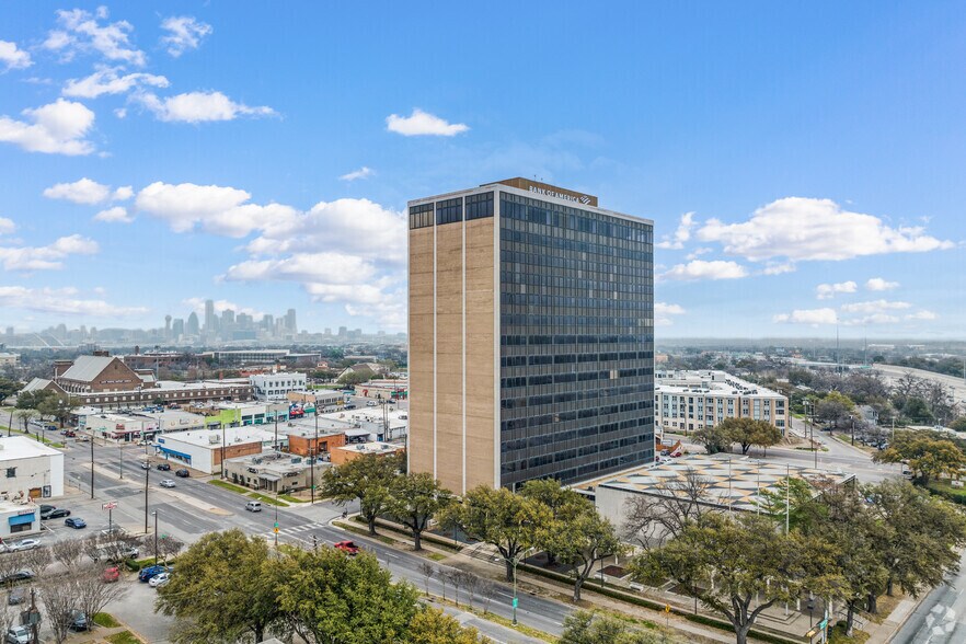 More Photos Of 400 S Zang Blvd, Dallas Office For Lease