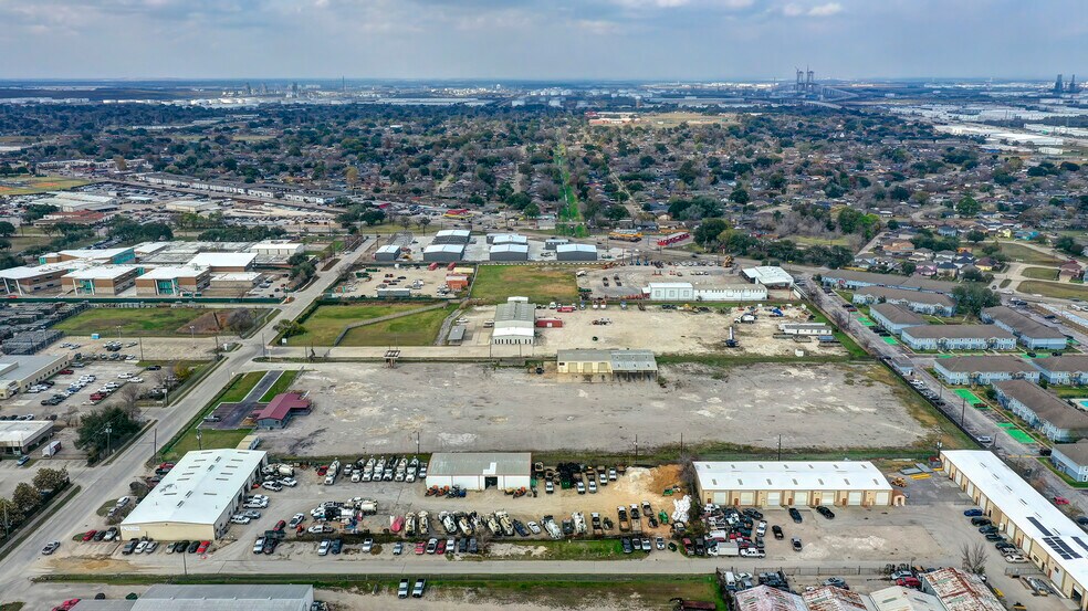 More Photos Of 1901 Jasmine Dr, Pasadena Truck Terminal For Lease