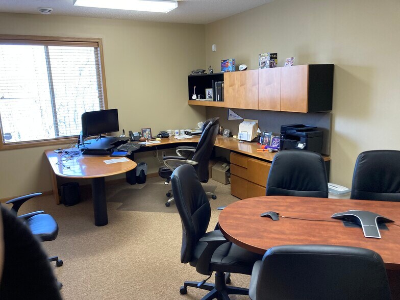 More Photos Of 7965 Stone Creek Dr, Chanhassen Office For Sale