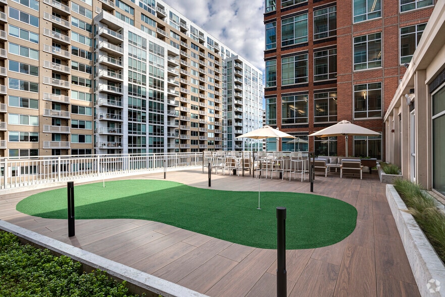 More Photos Of 2777 Crystal Dr, Arlington Unknown For Lease