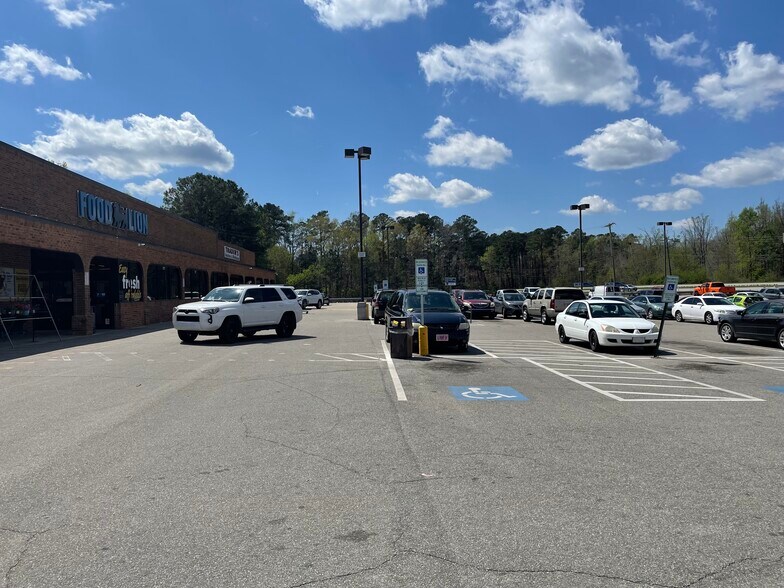 More Photos Of 114 US Highway 13 Byp, Windsor General Retail For Lease