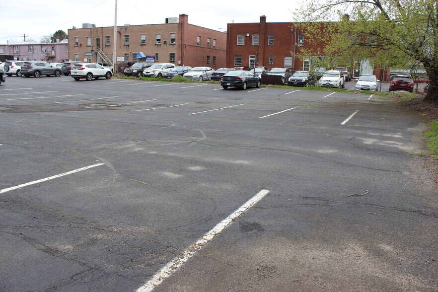 More Photos Of 2340 Whitney Ave, Hamden Storefront Retail Office For Lease