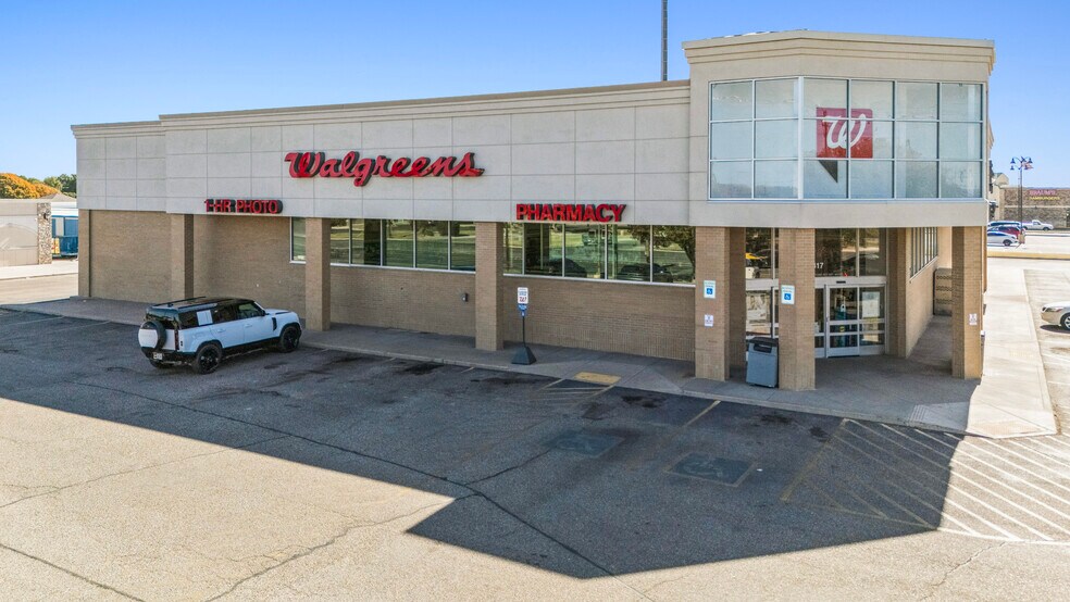 More Photos Of 2417 82nd St, Lubbock Drugstore For Sale