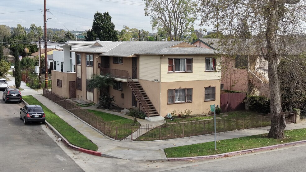 Primary Photo Of 11970 Aneta St, Culver City Apartments For Sale