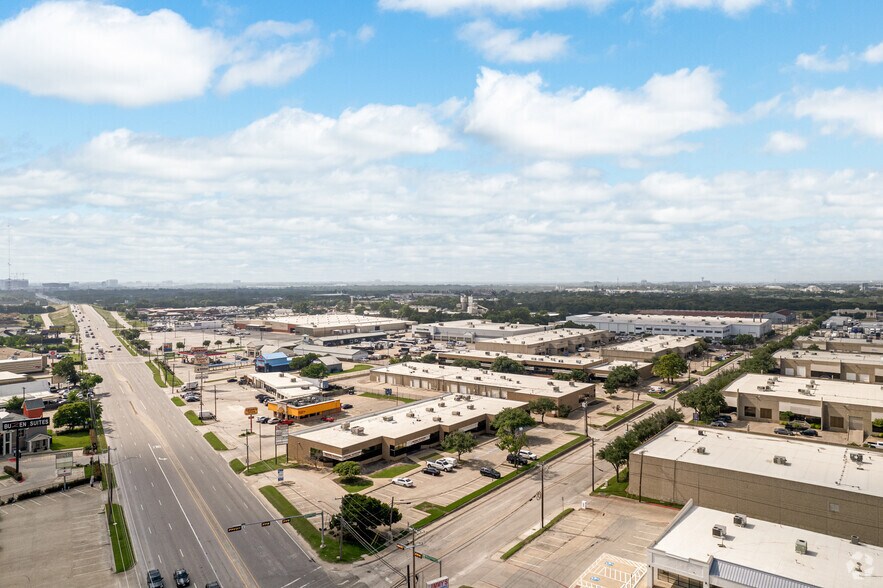 More Photos Of 10525-10625 Newkirk St, Dallas Unknown For Lease