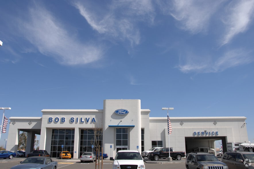 More Photos Of 321 Prosperity Blvd, Chowchilla Auto Dealership For Lease