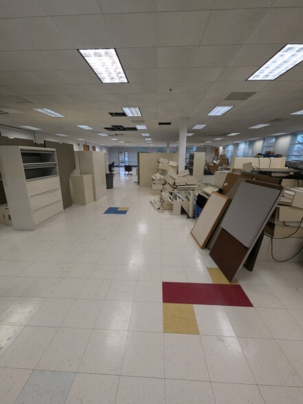 More Photos Of 2800 Duncan Rd, Lafayette Manufacturing For Lease